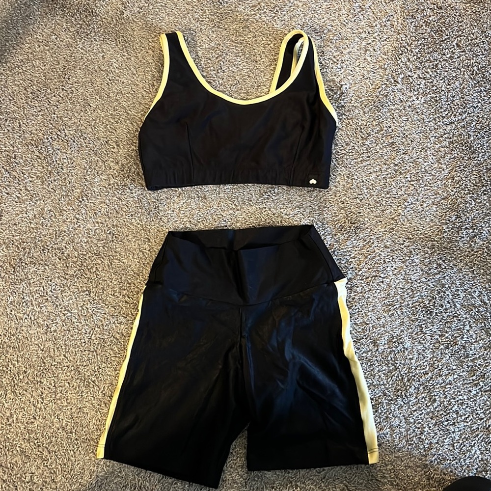 Booty by Brabants Black and Yellow Active Set